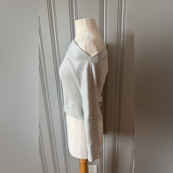 We The Free Fuji Thermal Top in Heather Grey Thumbholes Off Shoulder Size Small - Picture 6 of 11